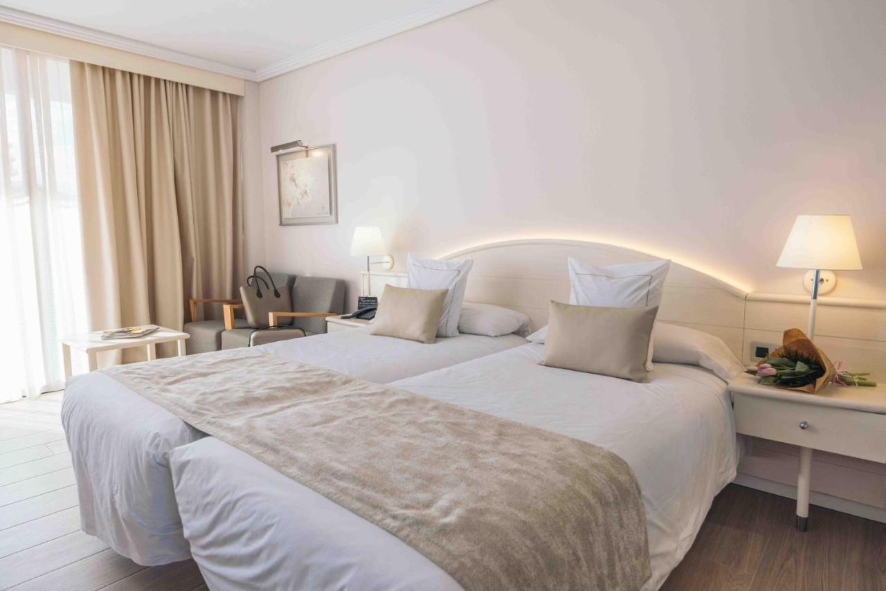 Hotel Port Salins By Pierre & Vacances Empuriabrava Exterior photo
