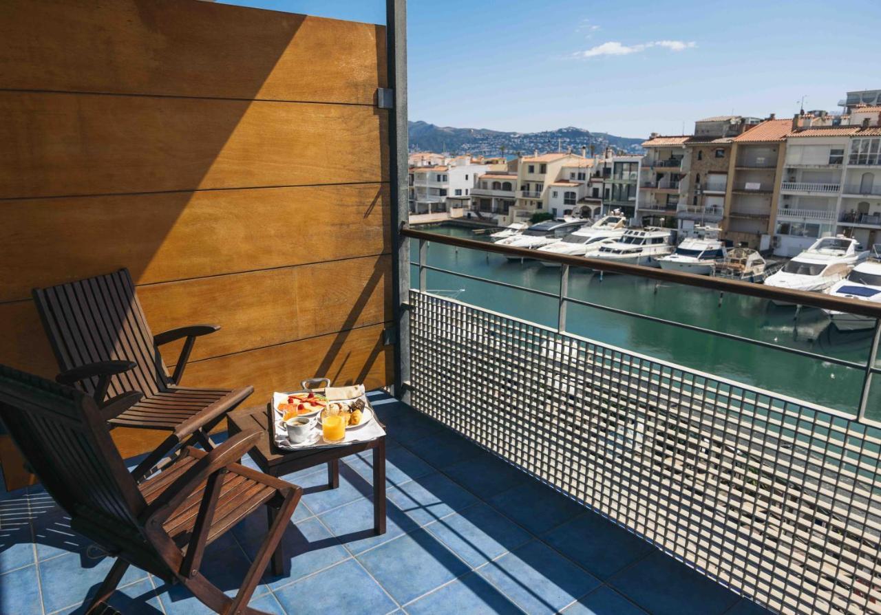 Hotel Port Salins By Pierre & Vacances Empuriabrava Exterior photo