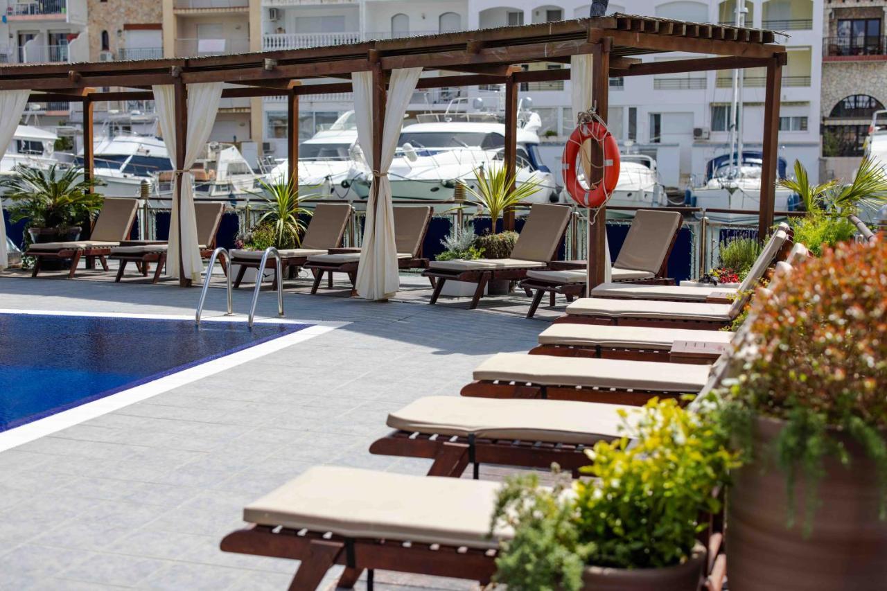 Hotel Port Salins By Pierre & Vacances Empuriabrava Exterior photo