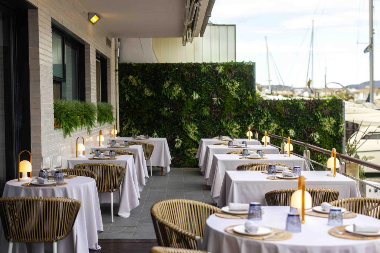 Hotel Port Salins By Pierre & Vacances Empuriabrava Exterior photo