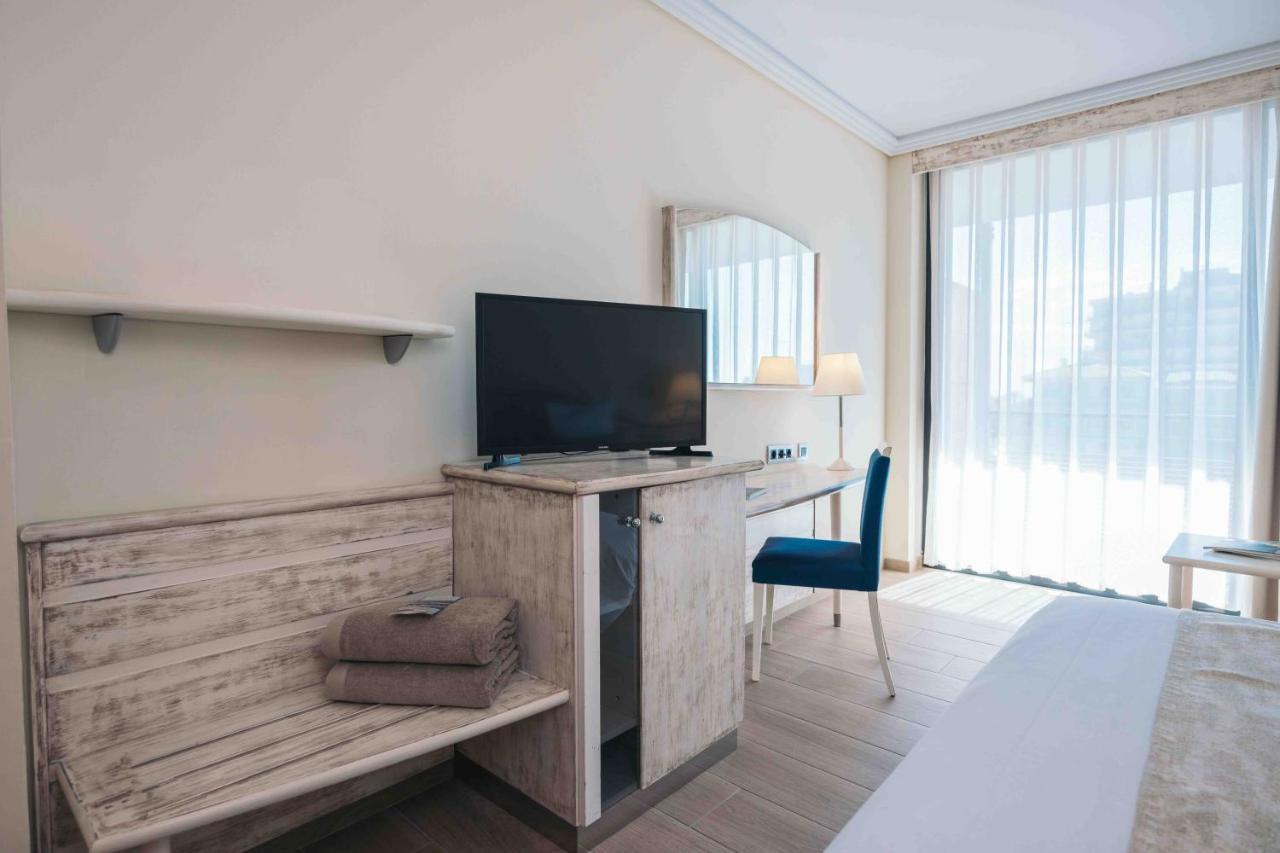 Hotel Port Salins By Pierre & Vacances Empuriabrava Exterior photo