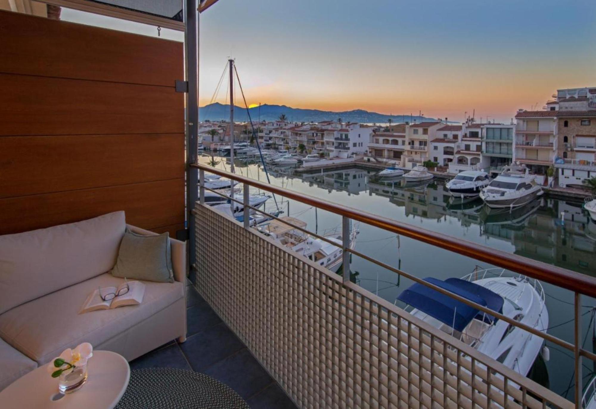 Hotel Port Salins By Pierre & Vacances Empuriabrava Exterior photo